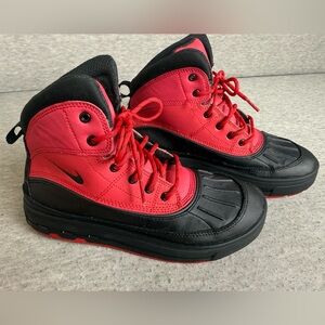 Nike ACG Woodside 2 High boy's Kid Boots Distance Red/Black 524872-601 SIZE 6Y